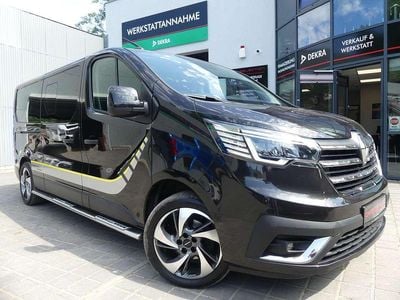 Second-hand Renault Trafic Life 177 CP (130 kW) 2023 Negru Monovolum
