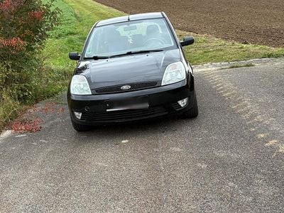 Schwarz Gebraucht 2003 Ford Fiesta Kleinwagen | 800 €