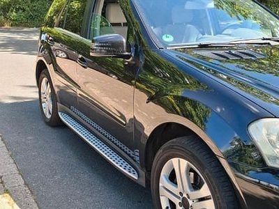 Second-hand Mercedes ML350 231 CP (169 kW) 2010 Negru SUV