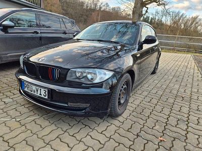 Gebraucht BMW 116 122 PS (89 kW) 2009 Schwarz Kleinwagen