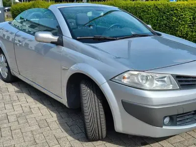 Gebraucht Renault Mégane Cabriolet Dynamique 111 PS (81 kW) 2006 Silber Cabrio