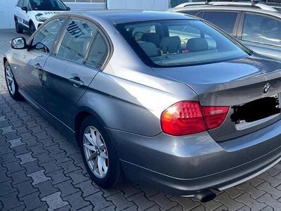 Gebraucht BMW 320 170 PS (125 kW) 2009 Grau Limousine