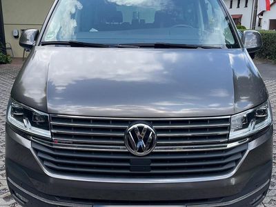 Gebraucht VW Multivan Generation Six 150 PS (110 kW) 2022 Grau Van / Kleinbus