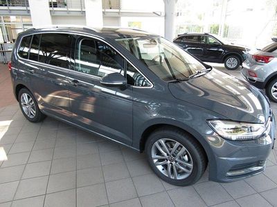 Gebraucht VW Touran Comfortline 150 PS (110 kW) 2024 Grau Van / Kleinbus