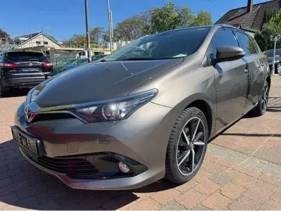 Gebraucht Toyota Auris Edition-S 116 PS (85 kW) 2017 Gray metallic Limousine