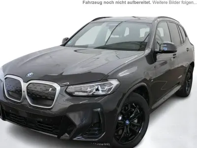 Gebraucht BMW iX3 Impressive 210 kW (286 PS) 2024 Sophistograu brillanteffekt metalli SUV