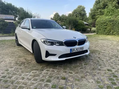 Gebraucht BMW 318 Advantage 150 PS (110 kW) 2021 Weiß Limousine