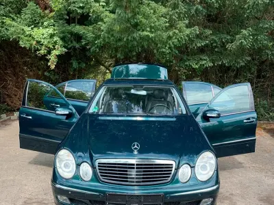 Gebraucht Mercedes E500 306 PS (225 kW) 2002 Grün Limousine