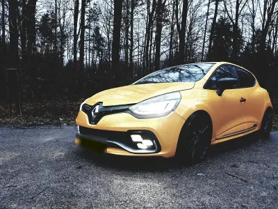 Gebraucht Renault Clio IV Trophy 220 PS (161 kW) 2018 Gelb Kleinwagen