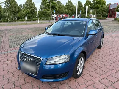 Gebraucht Audi A3 Attraction 125 PS (91 kW) 2010 Blau Kleinwagen