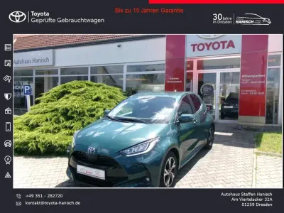 Neu Toyota Yaris Hybrid 116 PS (85 kW) 2026 Grün Limousine