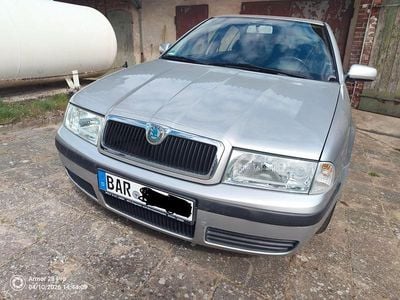 Second-hand Skoda Octavia 75 CP (55 kW) 2003 Argintiu Berlinǎ
