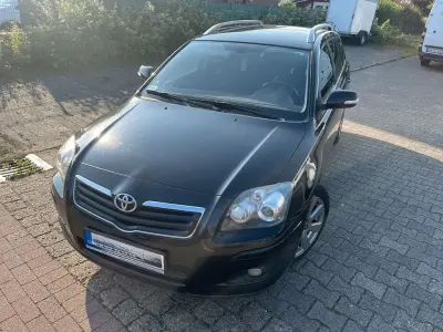 Gebraucht Toyota Avensis 126 PS (92 kW) 2009 Schwarz Kombi