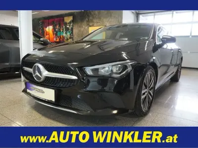 Gebraucht Mercedes CLA200 Shooting Brake 150 PS (110 kW) 2022 Schwarz Kombi