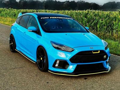 Blau Gebraucht 2017 Ford Focus RS Limousine | 34.900 €
