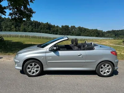 Gebraucht Peugeot 206 CC Quiksilver 109 PS (80 kW) 2007 Silber Cabrio