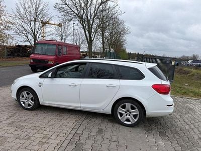 Gebraucht Opel Astra 140 PS (102 kW) 2012 Weiß Kombi