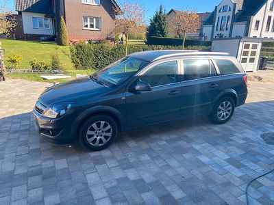 Gebraucht Opel Astra 140 PS (102 kW) 2010 Grau Kombi