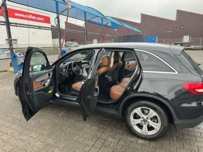 Gebraucht Mercedes GLC250 211 PS (155 kW) 2019 Schwarz SUV