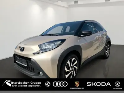 Gebraucht Toyota Aygo X Comfort 150 PS (110 kW) 2024 Beige SUV
