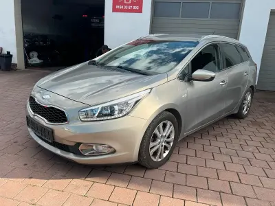 Gebraucht Kia Ceed 128 PS (94 kW) 2013 Grau Kleinwagen