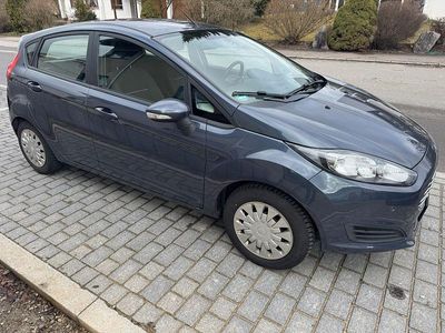 Gebraucht Ford Fiesta 95 PS (69 kW) 2013 Blau Kleinwagen