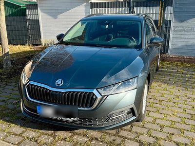 Grau Gebraucht 2020 Skoda Octavia Style Kombi | 21.200 € (Fairer Preis)