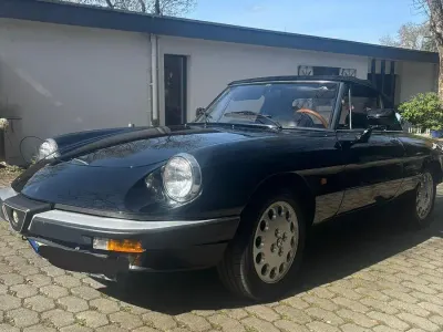 Gebraucht Alfa Romeo Spider 103 PS (75 kW) 1988 Schwarz Cabrio