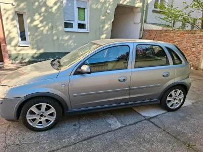Gebraucht Opel Corsa 80 PS (58 kW) 2005 Silber Kleinwagen