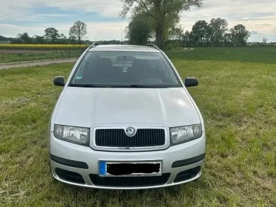 Gebraucht Skoda Fabia 80 PS (58 kW) 2008 Silber Limousine