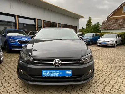 Usata VW Polo Active 110 CV (80 kW) 2021 Grigio Berlina