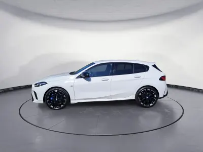 Gebraucht BMW M135 Performance 300 PS (220 kW) 2025 Weiß Kleinwagen