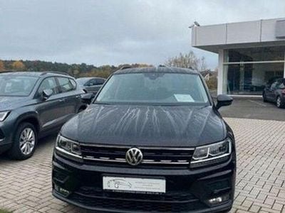 Gebraucht VW Tiguan Active 150 PS (110 kW) 2021 Deep black perl (metallic) SUV