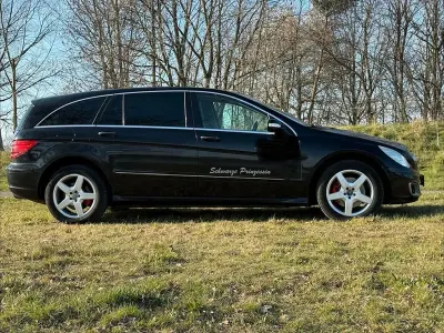 Używany Mercedes R500 306 KM (225 kW) 2006 Czarny Minivan