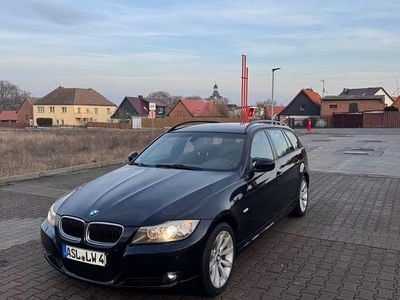 Gebraucht BMW 320 177 PS (130 kW) 2009 Schwarz Kombi