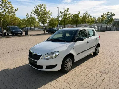 Gebraucht Skoda Fabia 69 PS (50 kW) 2012 Weiß Kleinwagen