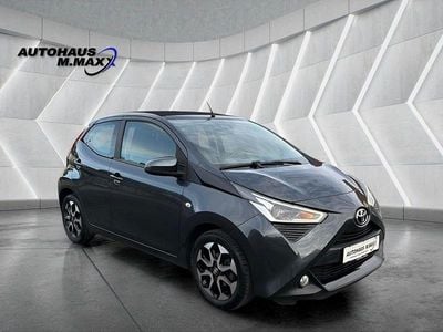 Gebraucht Toyota Aygo x-sky 72 PS (52 kW) 2018 Grau Kleinwagen