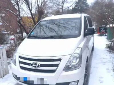 Gebraucht Hyundai H-1 170 PS (125 kW) 2013 Weiß Van / Kleinbus
