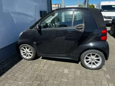 Usado Smart ForTwo Cabrio Passion 71 HP (52 kW) 2015 Preto Cabrios