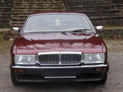 Second-hand Jaguar XJ40 222 CP (163 kW) 1991 Roșu Berlinǎ