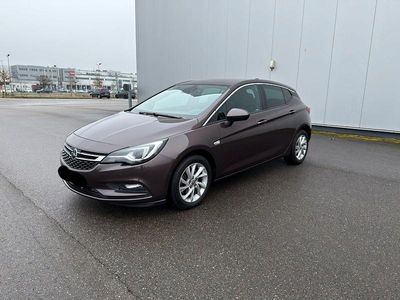 Second-hand Opel Astra Innovation 136 CP (100 kW) 2017 Maro Berlinǎ