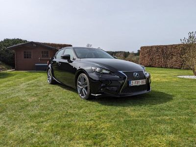 Lexus IS300h