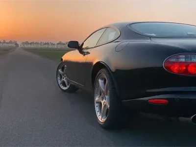 Second-hand Jaguar XKR Supercharged 396 CP (291 kW) 2003 Negru Coupe