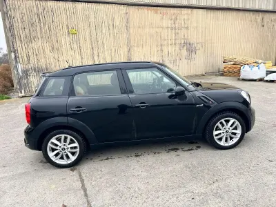 Second-hand Mini Cooper SD Countryman 143 CP (105 kW) 2013 Negru SUV
