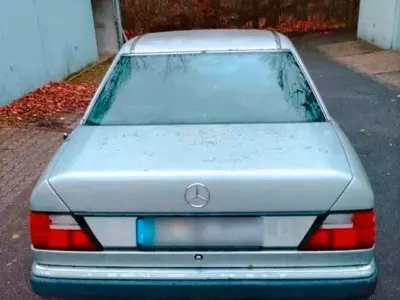 Gebraucht Mercedes E200 136 PS (100 kW) 1993 Silber Kombi