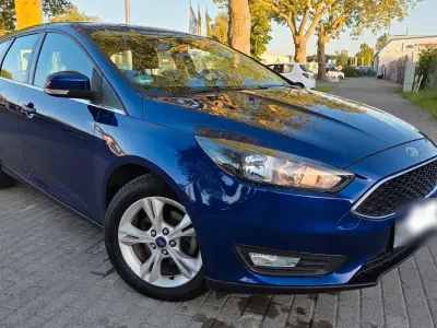 Gebraucht Ford Focus 101 PS (74 kW) 2016 Blau Kombi