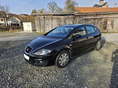 Begagnad Seat Leon Ecomotive 105 HK (77 kW) 2011 Svart Halvkombi