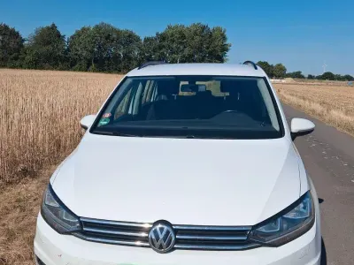 Gebraucht VW Touran Comfortline 116 PS (85 kW) 2016 Weiß Van / Kleinbus