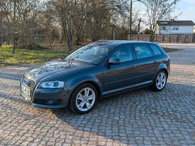 Gebraucht Audi A3 125 PS (91 kW) 2010 Grau Kleinwagen
