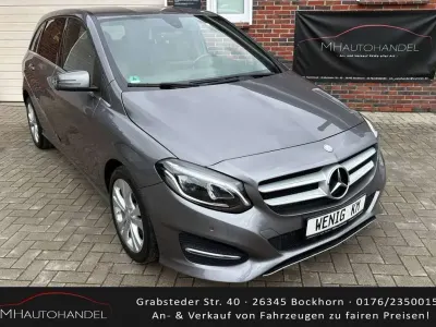Gebraucht Mercedes B180 122 PS (89 kW) 2015 Mountaingrau  met. Kleinwagen
